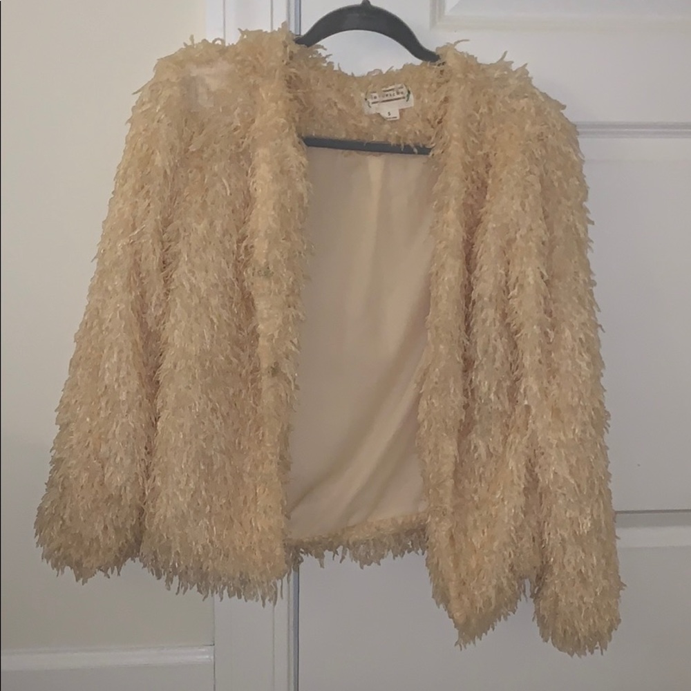 Trendy shacket! Good for any occasion